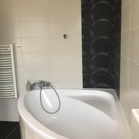 Konukevi 4 Haloszobas Pihenj Meg Vendeghaz 4*