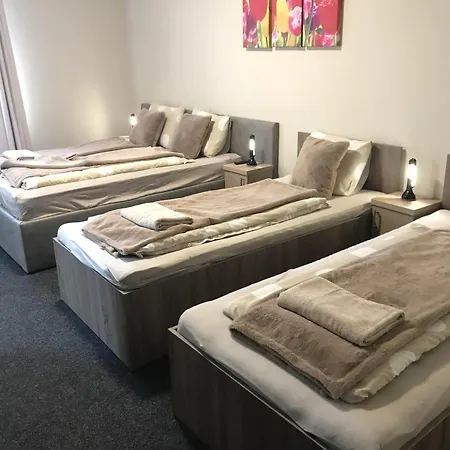 4 Haloszobas Pihenj Meg Vendeghaz Guest house Nyiregyhaza