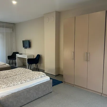 4 Haloszobas Pihenj Meg Vendeghaz Guest house 4*