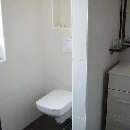 4 Haloszobas Pihenj Meg Vendeghaz