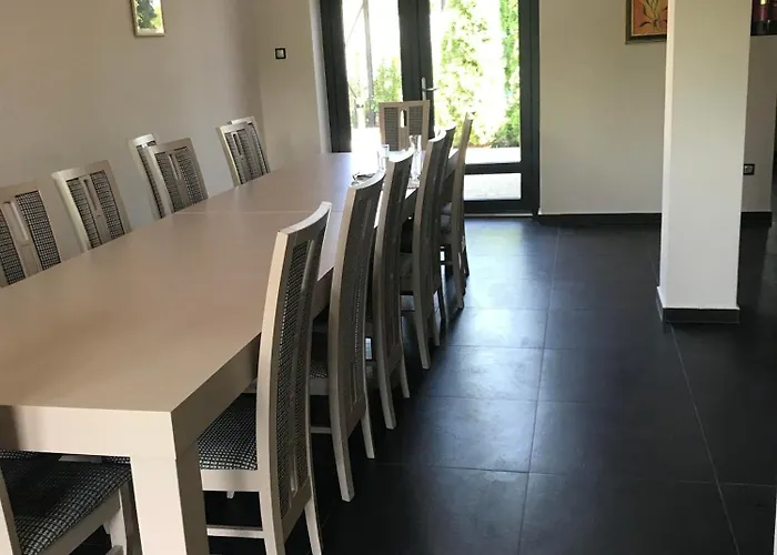 Vendégház 4 Hálószobás Pihenj Meg 4*